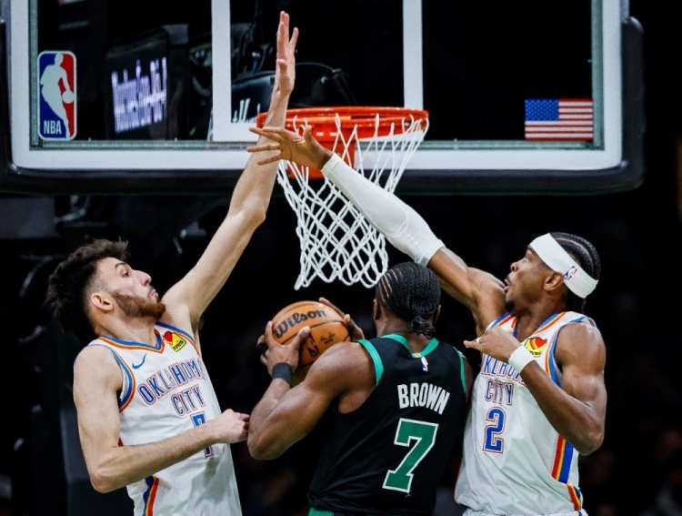 云开体育网站-周四竞彩篮球强档：塔图姆出战成疑 亚历山大或迎神迹